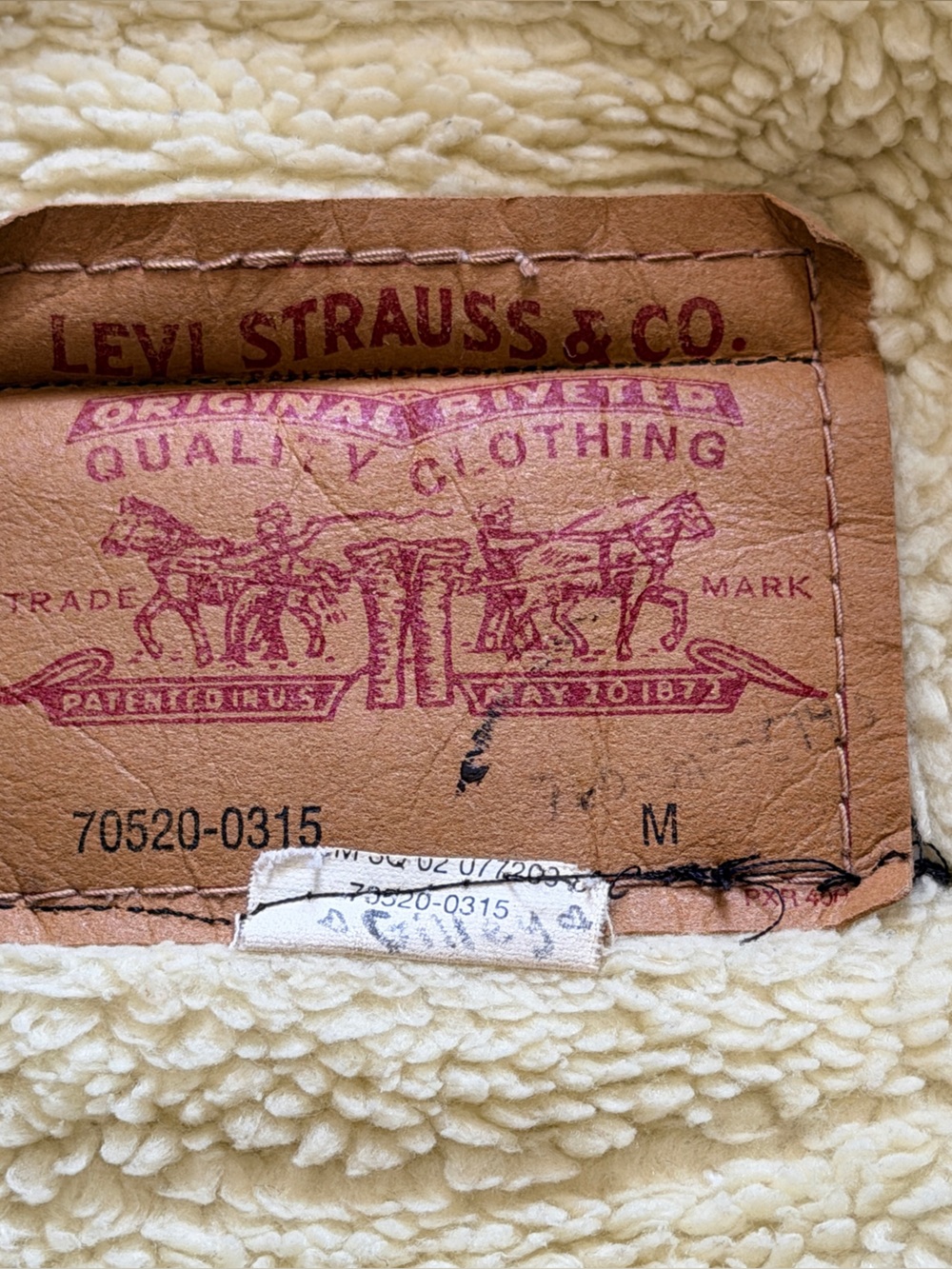 Levi’s Vintage Lagunita’s classic fleece-lined oversized denim jacket - Picture 3 of 7